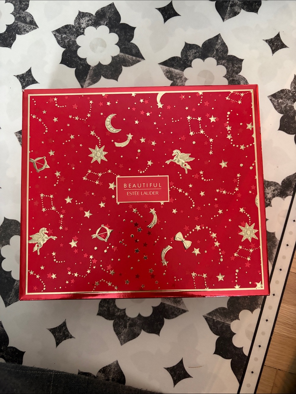 NWT Estée Lauder Beautiful boxed perfume set